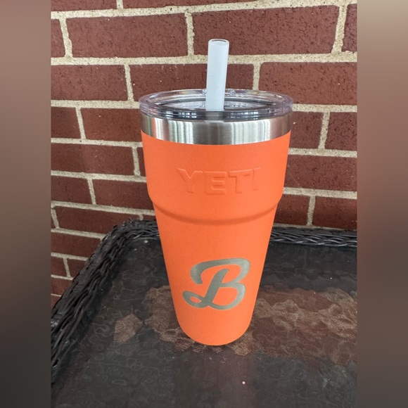 Yeti 30 oz Rambler with lid and straw. Monogrammed B. - Picture 2 of 3